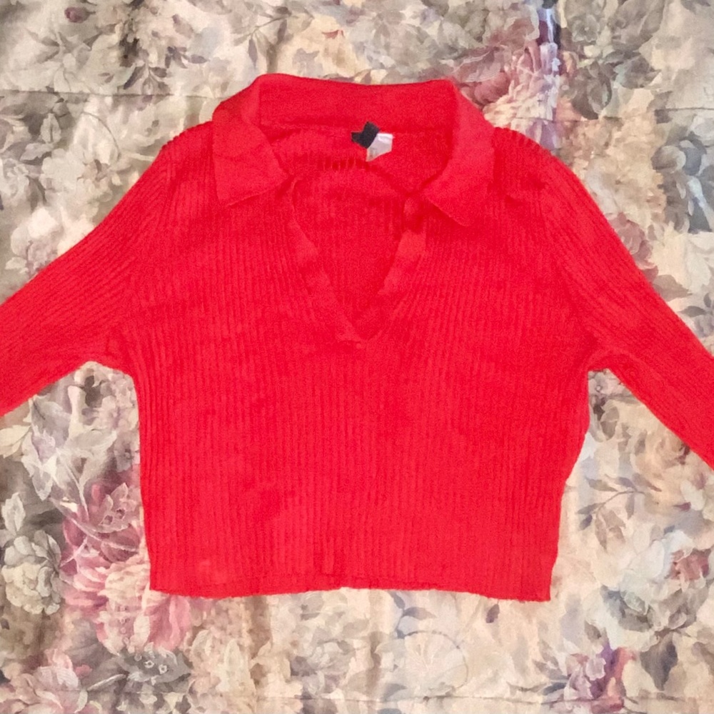 V-neck crop polo